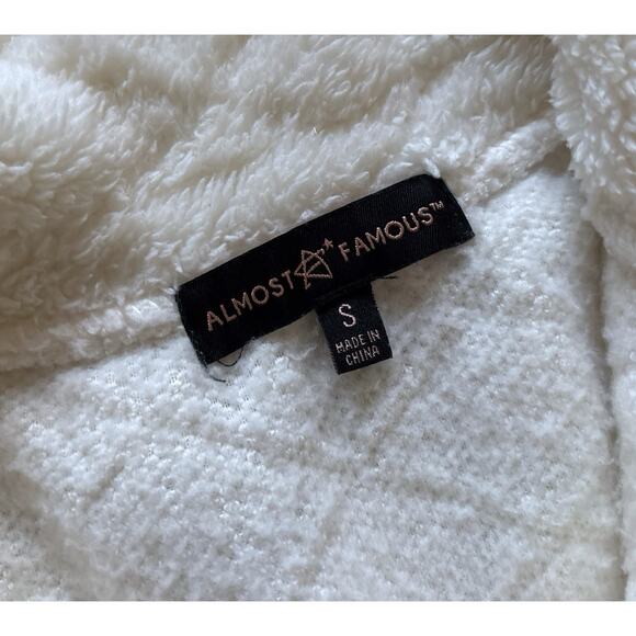 LOVE TREE Womens Size Medium Off White Fleece Snap Front Collared Cropped Jacket - Picture 8 of 8